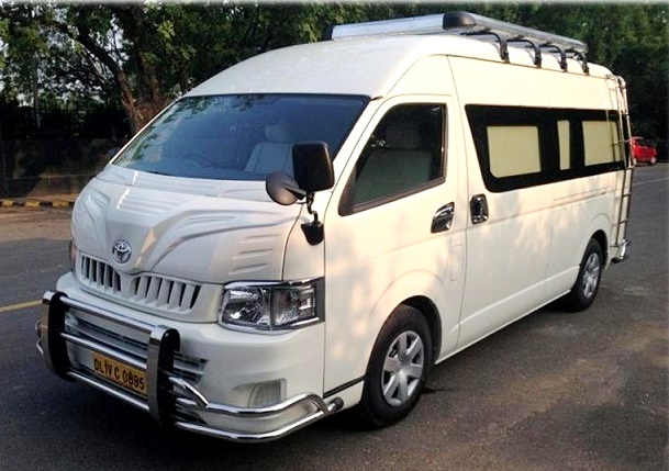 10 Seater Toyota Commuter